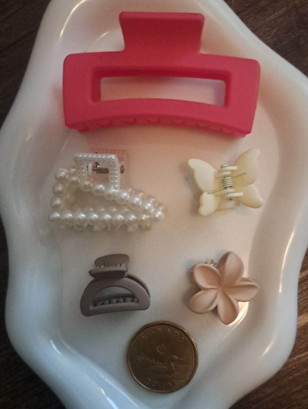 5-Piece Hair Claw Clip Set β Pink, Pearl & Neutral Flower Matte New - Picture 5 of 5